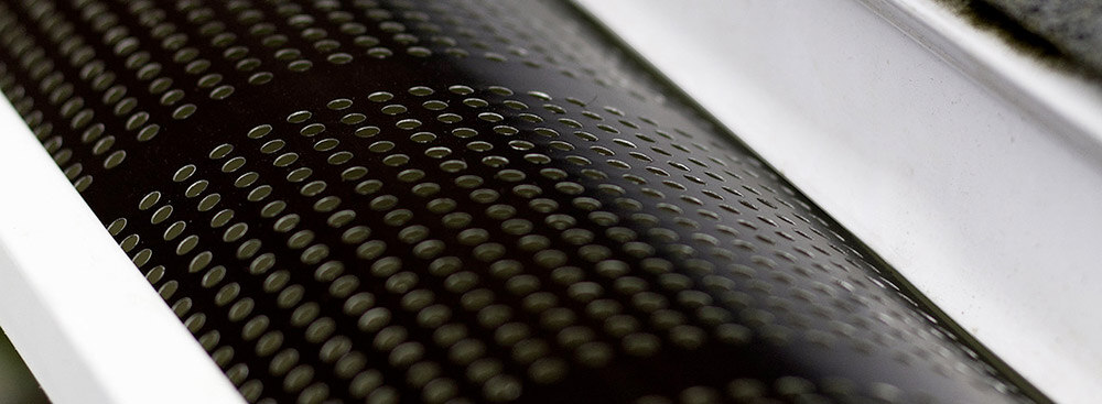 Perforation de gouttière vue de près