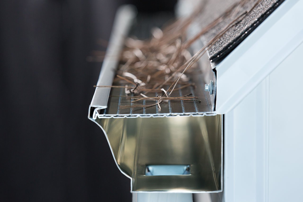DoublePro® Continuous Hanger™ filled with pine needles